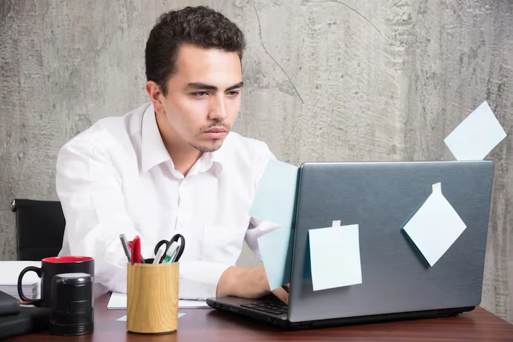 Pay Per Lead Accident Marketing on laptop
